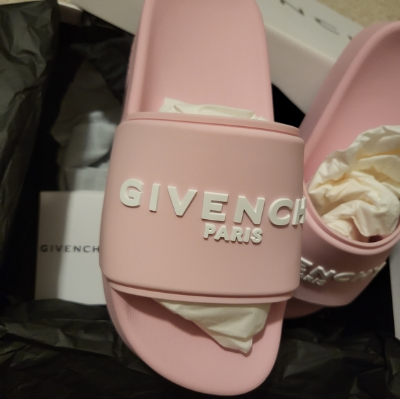 Authentic Givenchy slide - Picture 4 of 6